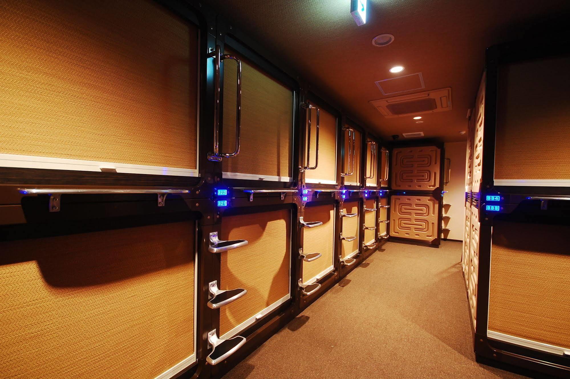 Capsule Hotel Anshin Oyado Shinbashi Tokyo Eksteriør billede
